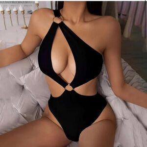 NWT Hilinker Women’s Black Single Shoulder Strap Two Piece Ring Swimsuit Size M